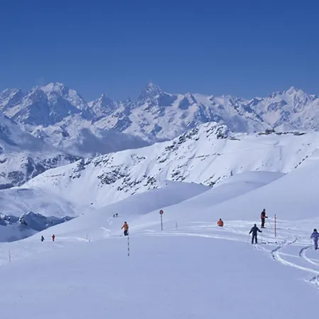 Confort Avec Balcon - Skis Aux Pieds - 4 Pers - Lave-vaisselle, Lave-linge - Animaux Acceptes - Fr-1-445-71 * Montgenevre